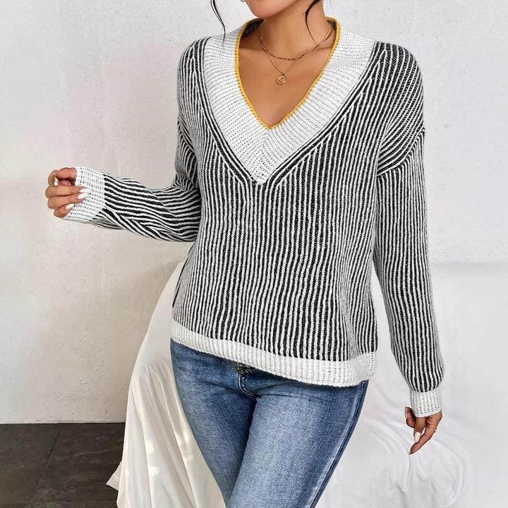 Monochrome Knit Pullover